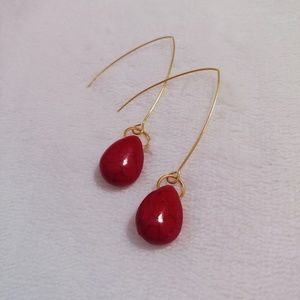 🆕💋 Red Crackle Stone Gold Tone Earwire Earrings